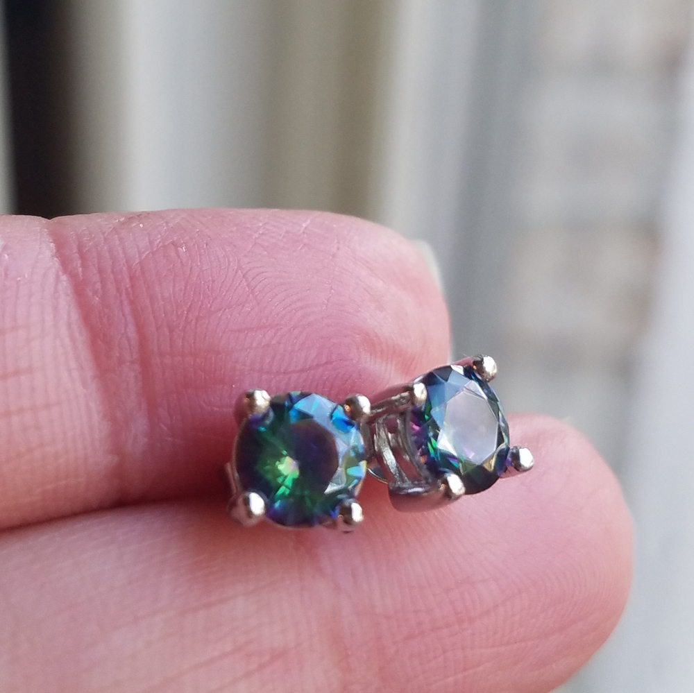 Swarovski Elements 925 Silver Solitaire Studs NEW - Picture 5 of 8